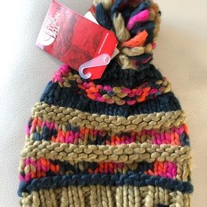 New with tag North Face Women hat